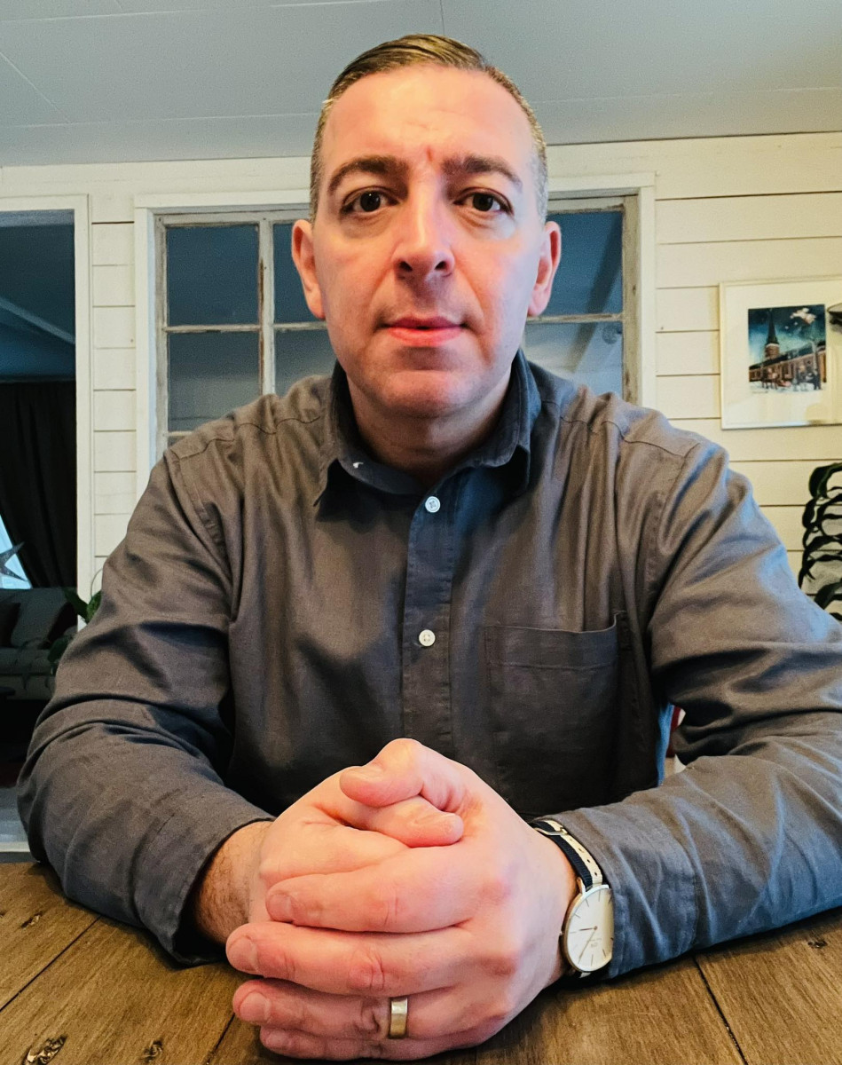 Roger Haddad kräver åtgärder mot missförhållanden i Västerås äldreomsorg