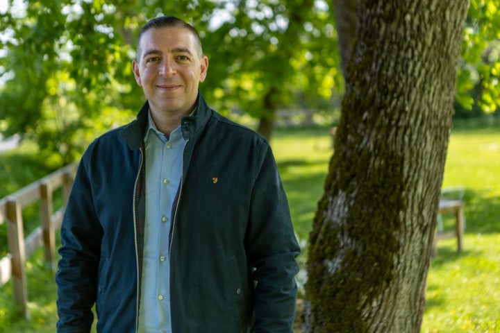 Roger Haddad presenterar Liberalernas satsning på skolan i Västerås